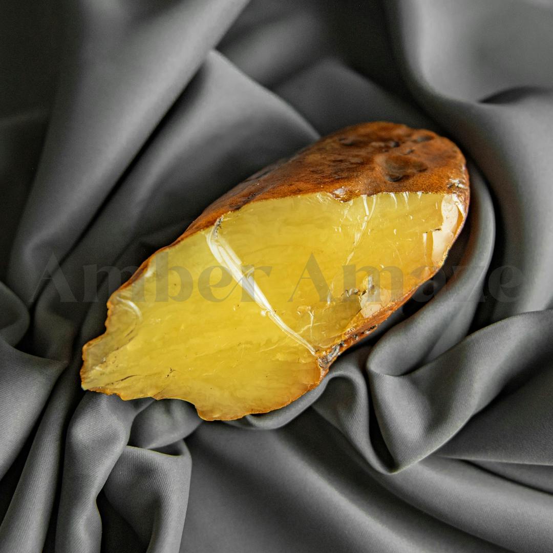 Natural amber stone W - 490.2 grams.