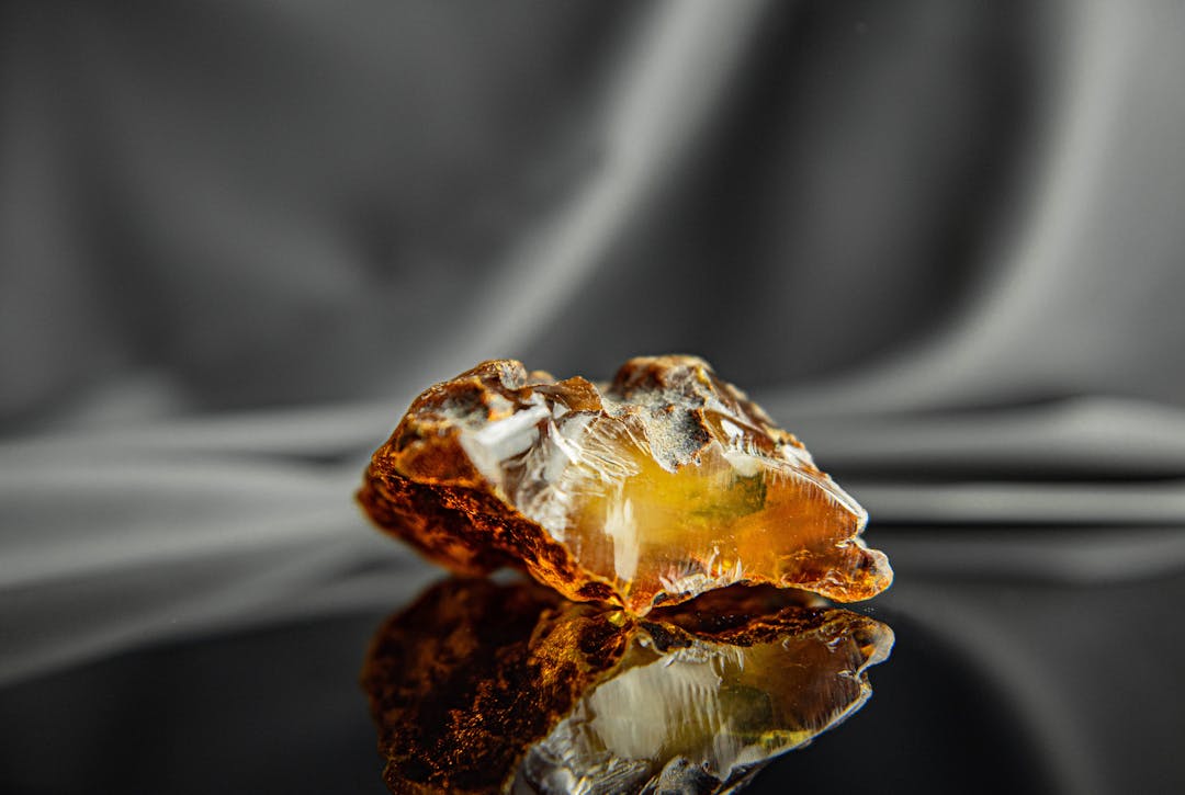 Natural amber stone W - 235.3 grams.